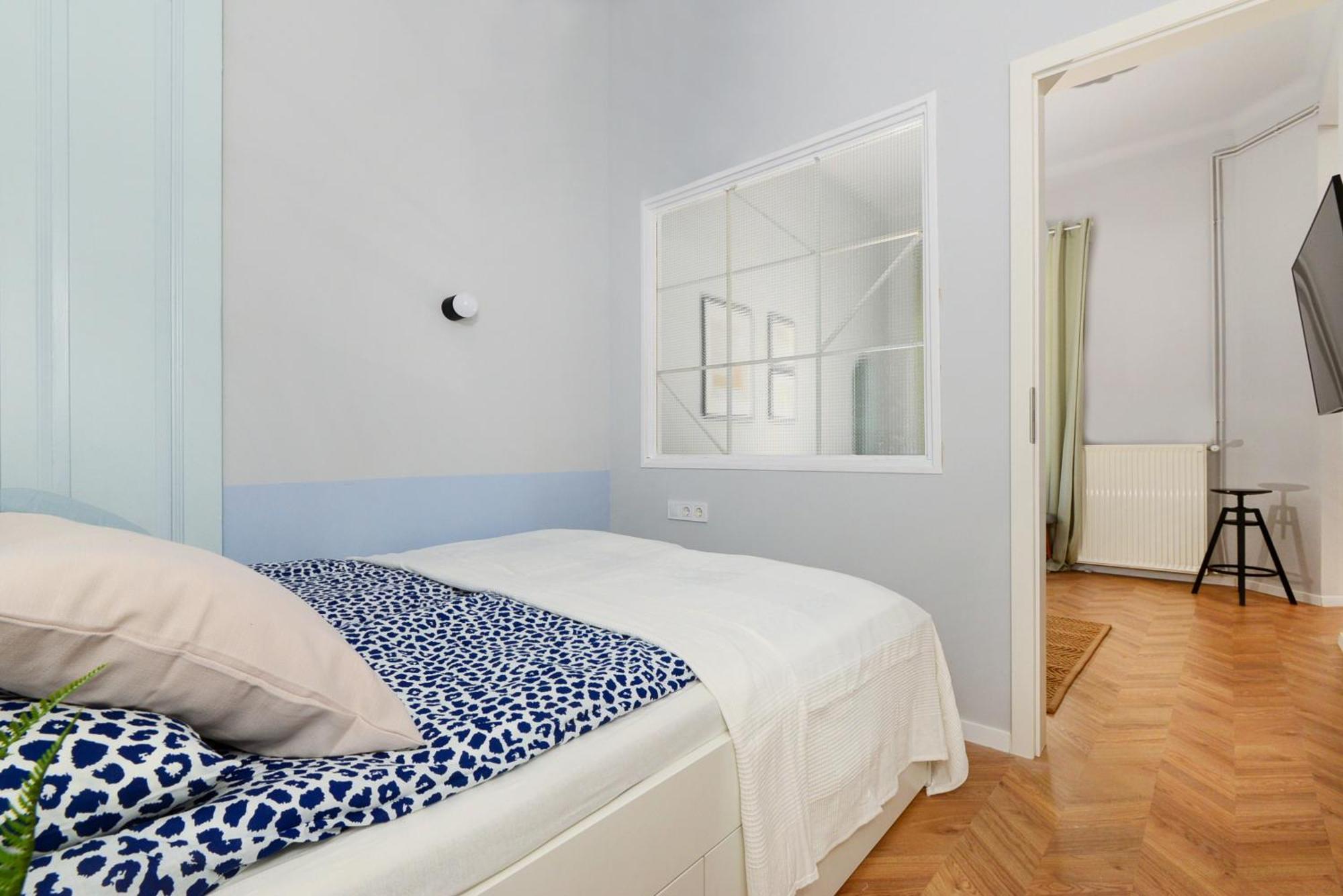 Monochrome Chic R613 Appartement *