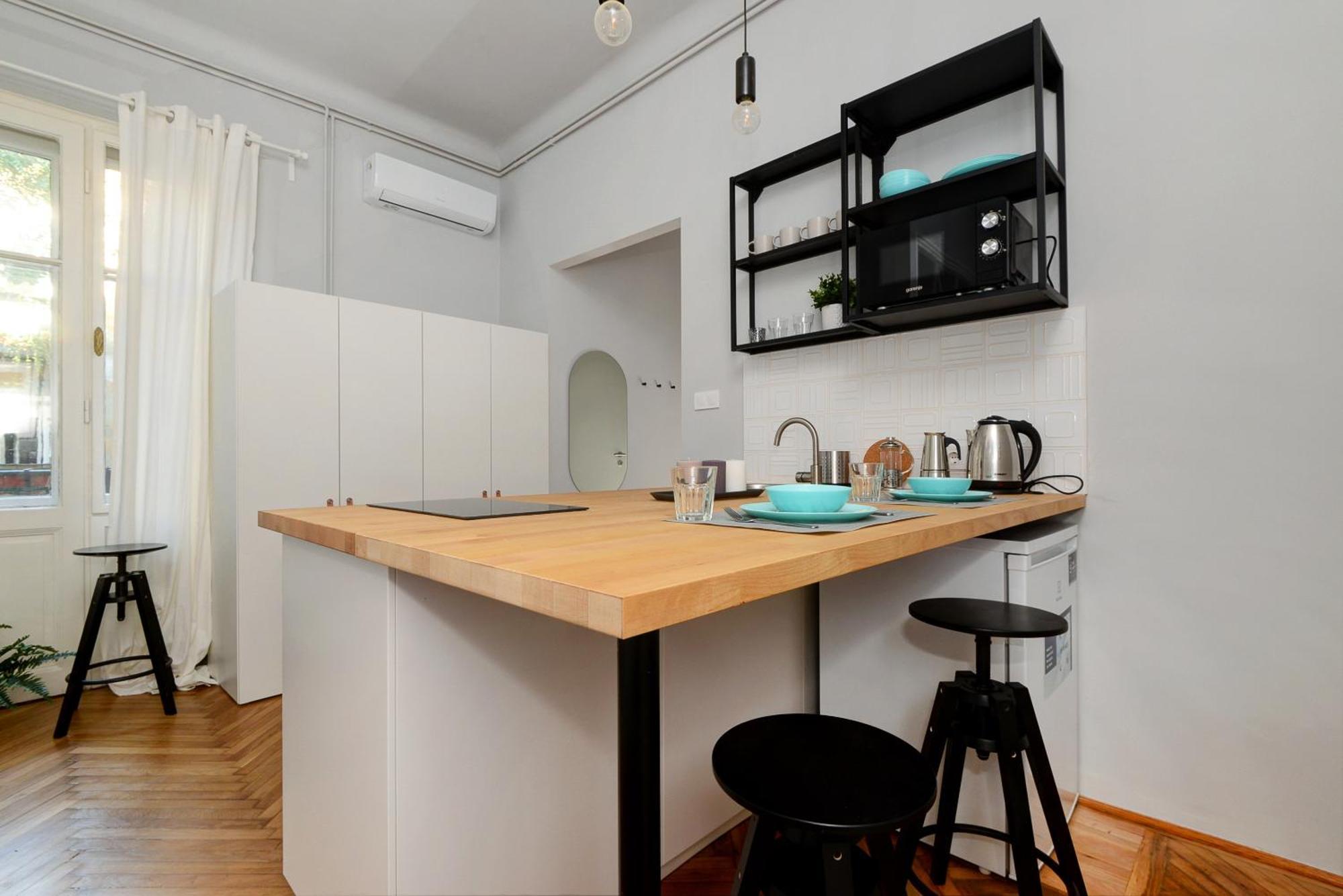 Appartement Monochrome Chic R613