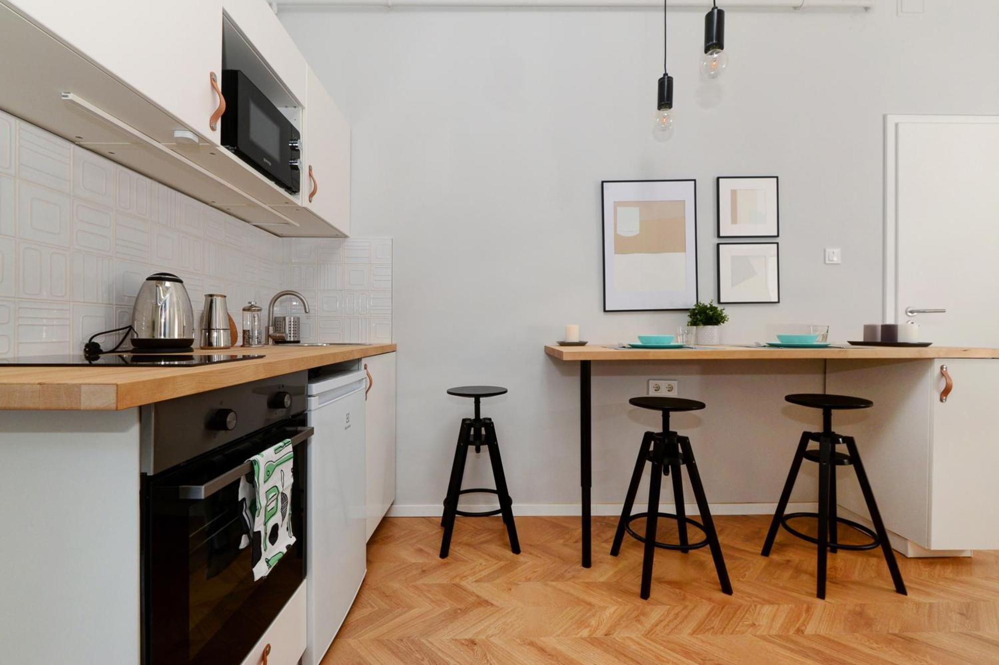 Appartement Monochrome Chic R613 *