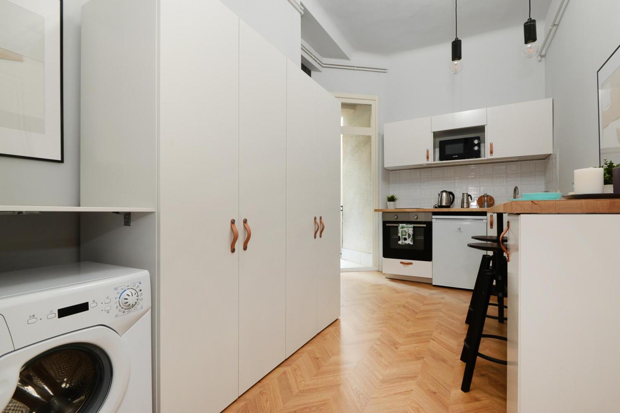 Appartement Monochrome Chic R613