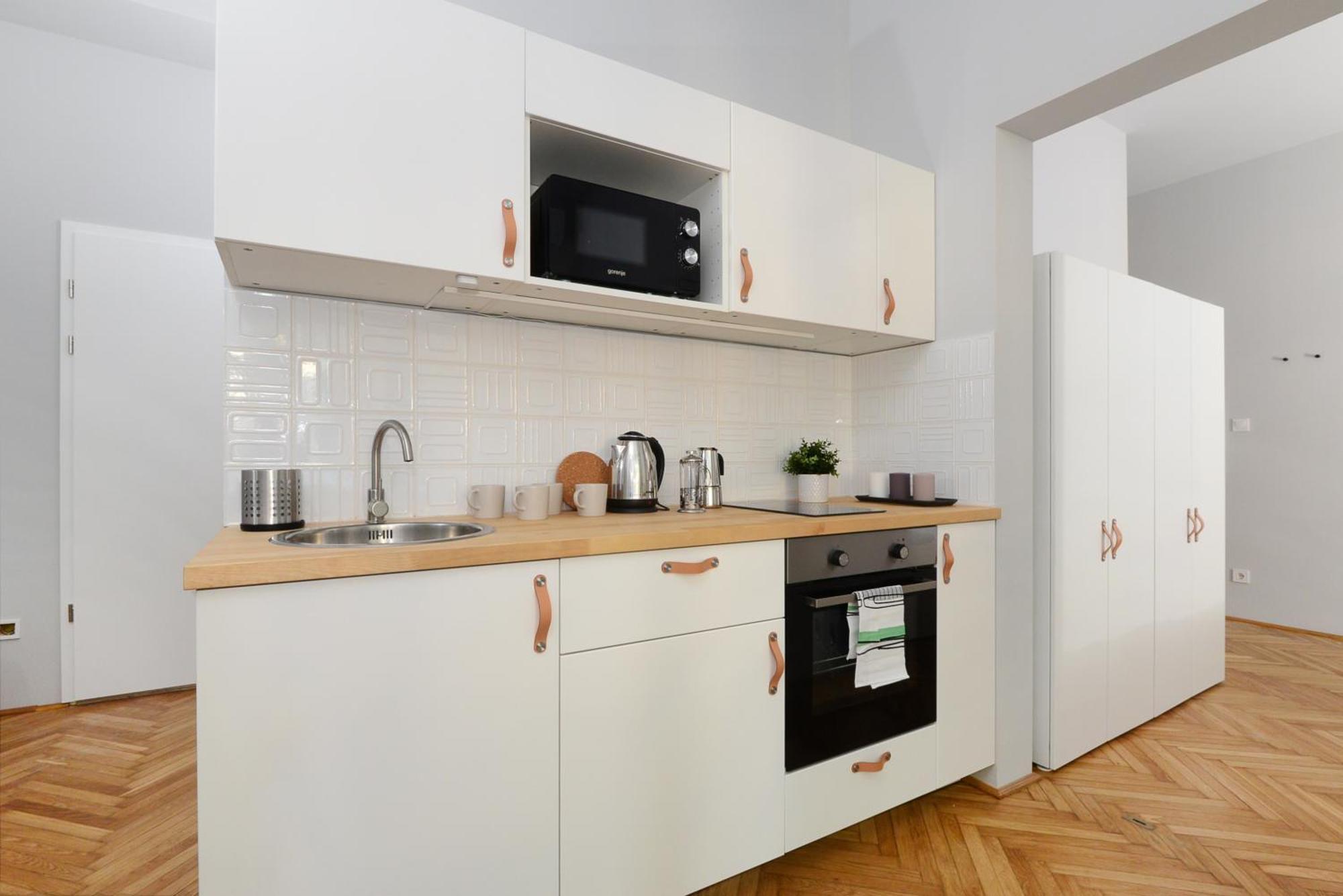 Monochrome Chic R613 Appartement